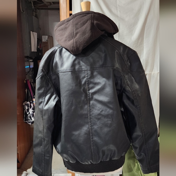 Mens Guess Vintage Leather Bomber jacket size Large - Picture 2 of 4